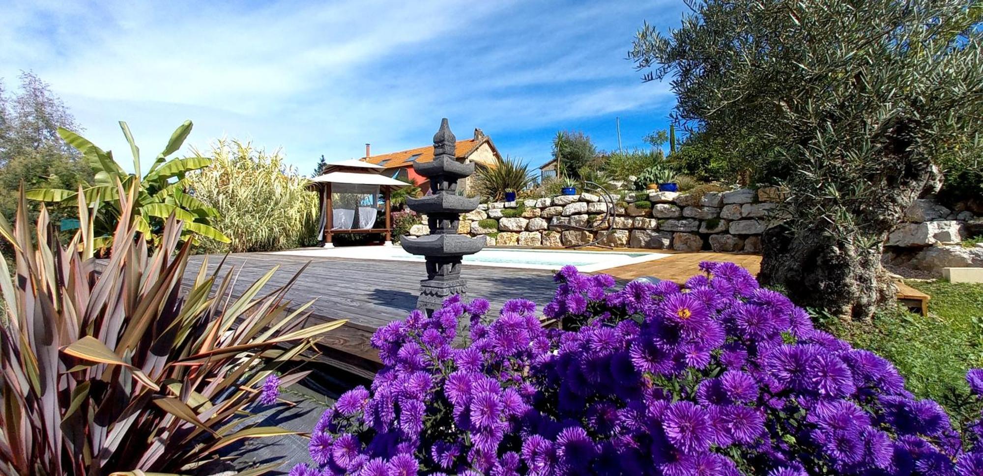 Un Parfum De Thailande, Ressourcement Et Massages Curemonte Exterior photo